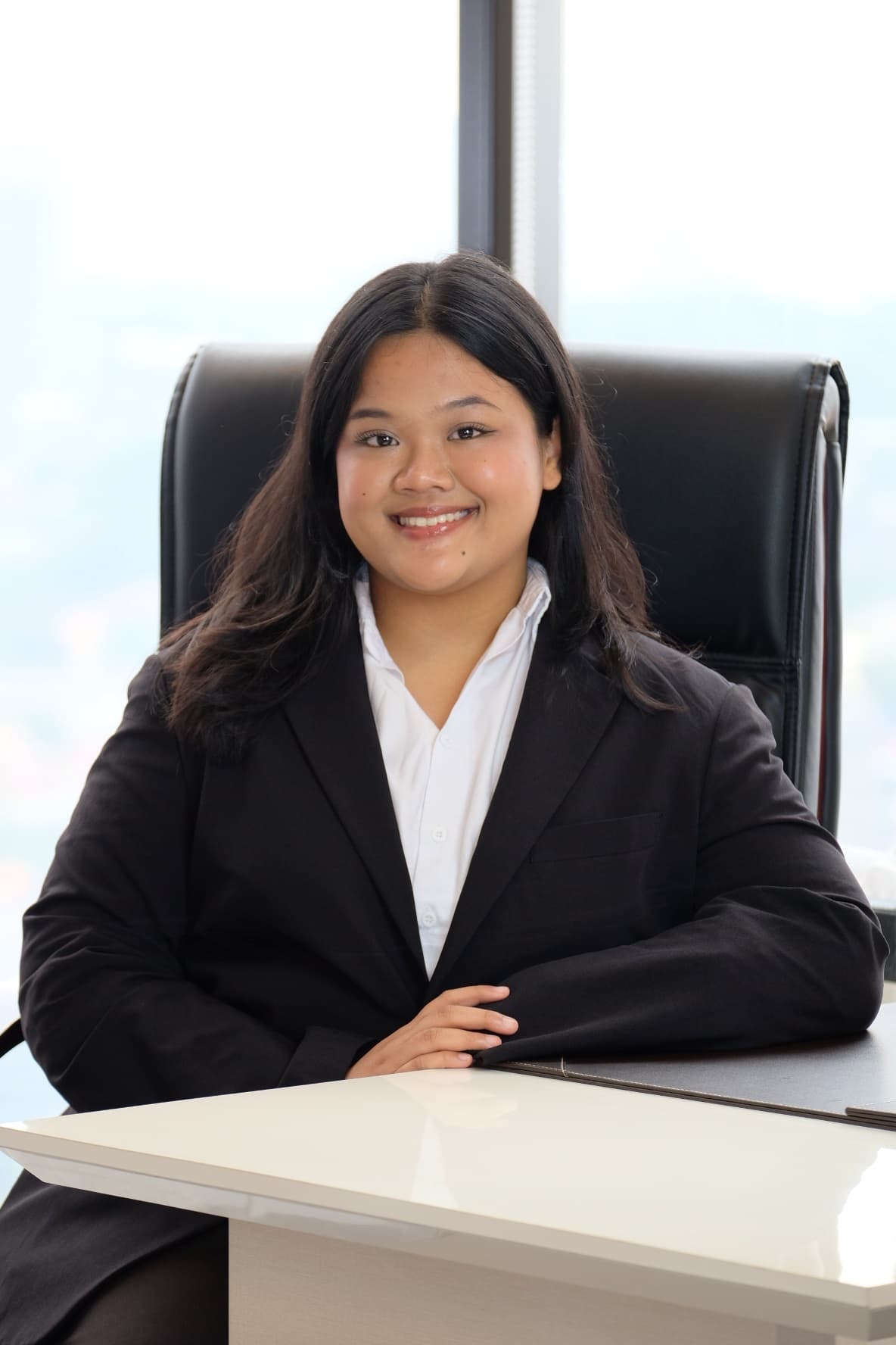 Earlyna Putri Sanjoyo, Lead Associate